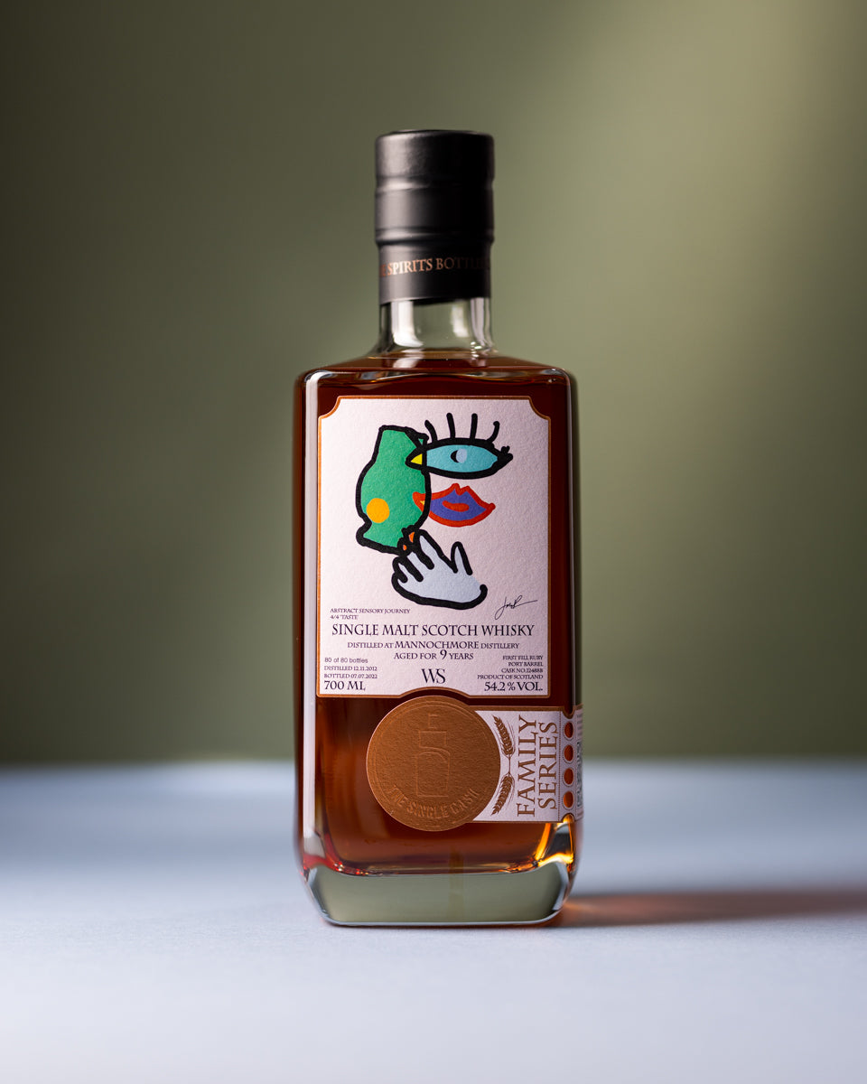 Single cask scotch whisky by whisky studio, whisky visual tasting shot, whisky studio art design