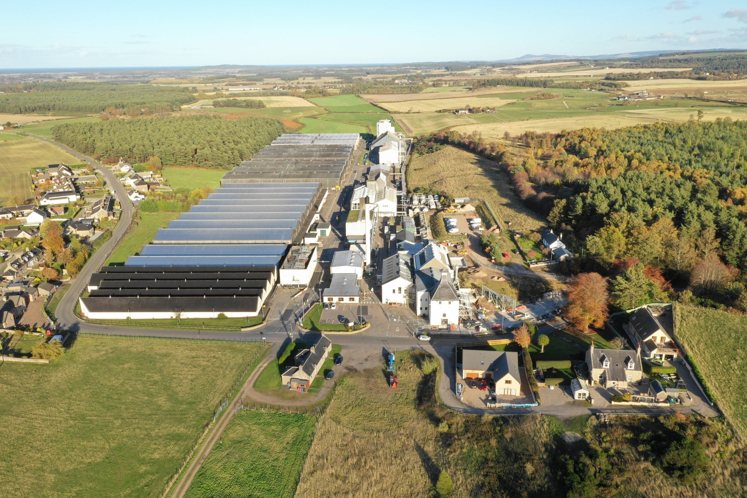 Mannochmore Distillery: The Quiet Speysider Behind the Black Whisky