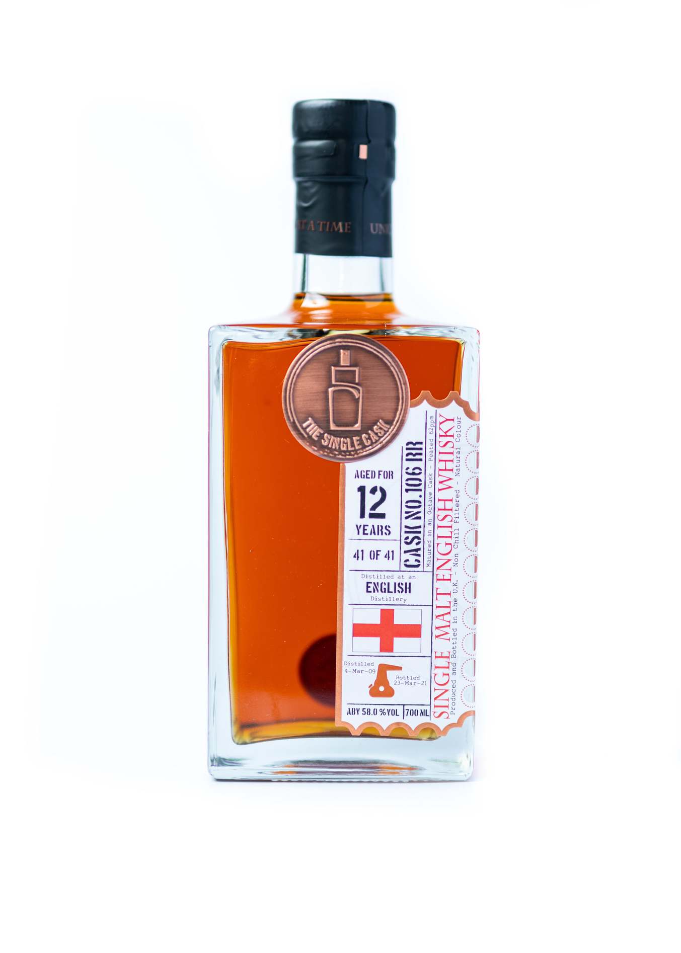 English Whisky smoky by the single cask
